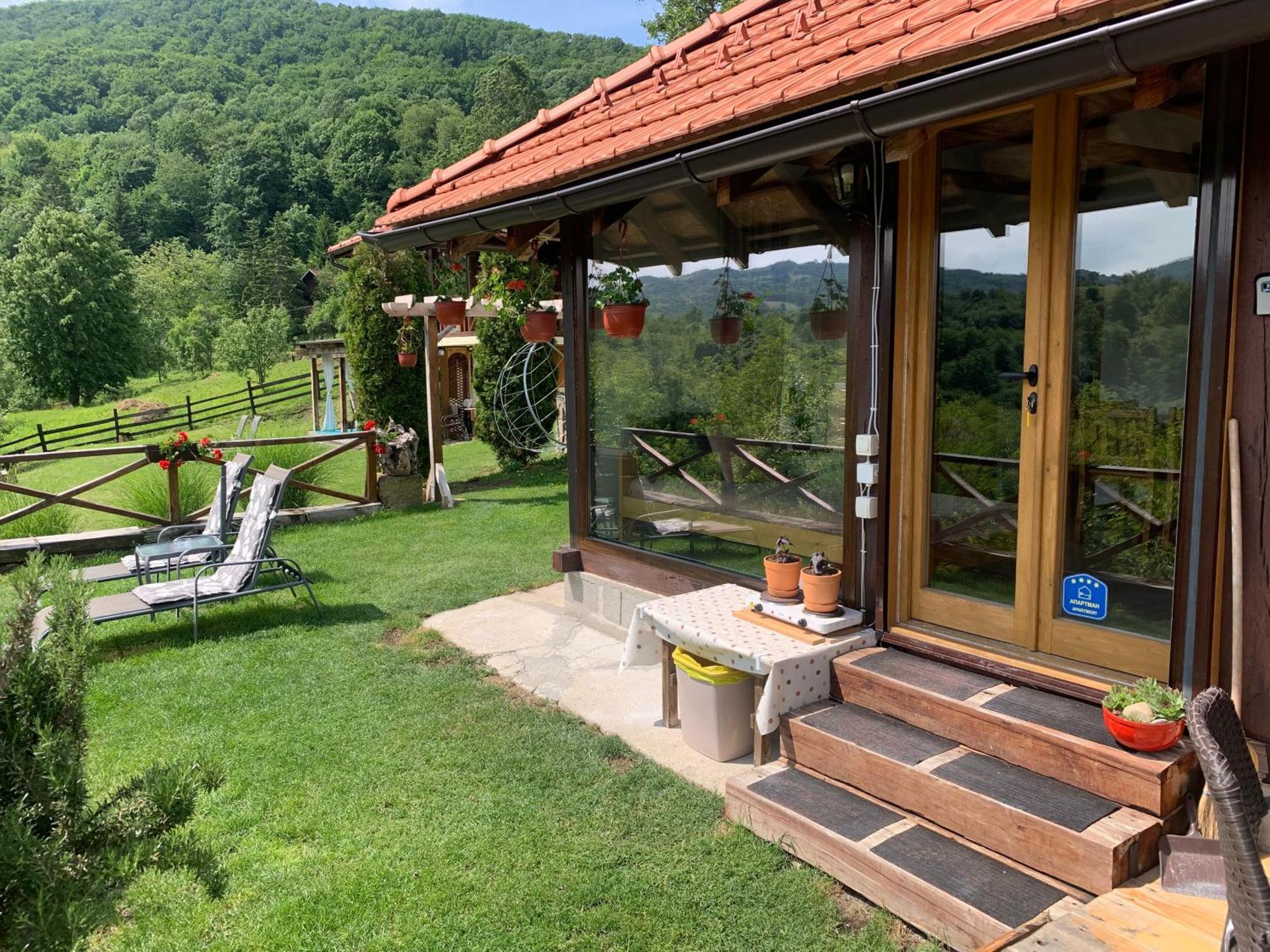Apartmani Lunija Gornji Milanovac Kültér fotó